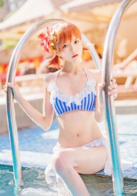 穿制服的女孩_免费国语